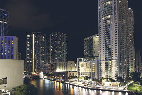 房地产魅力太大，大到人人都迷失自我